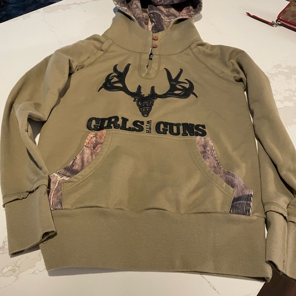 GWG Girls with Guns Women Green Pullover Hoodie extra small Hunting Tactical.